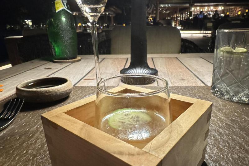 せっかくなので日本酒をいただきました。マスに入ってしっかりと日本を味わえます