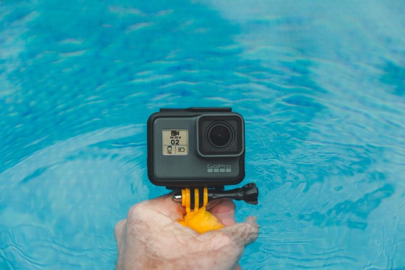 ●GoPro（ゴープロ）などの水中カメラGoPro（ゴープロ）といった魚を撮影するための水中カメラをご持参すると、更にシュノーケリングが楽しくなること間違いありません。カンドゥル モルディブなど、無料貸出しているリゾートも。通常のカメラをお使いの場合は、水中用にするための防水ケースをご持参いただくとよいでしょう。