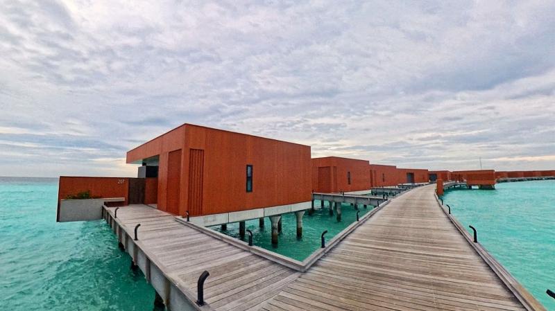 モダンでライトブラウンが特徴的な外観です