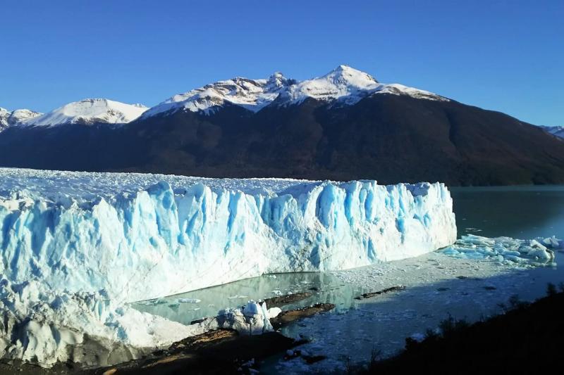 そしてついに「ペリト・モレノ氷河」の氷原が目の前に広がります！