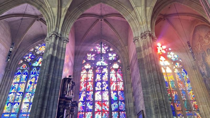 アルフォンス ミュシャ作のステンドグラス