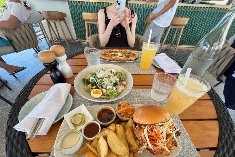 ザ スキップジャック バーでランチ。ボリューミーで大満足！