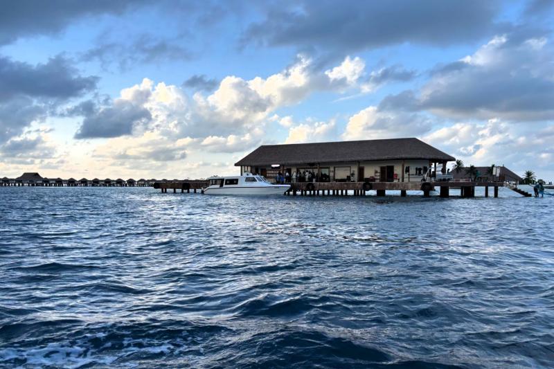 ダイビングセンターに停泊します