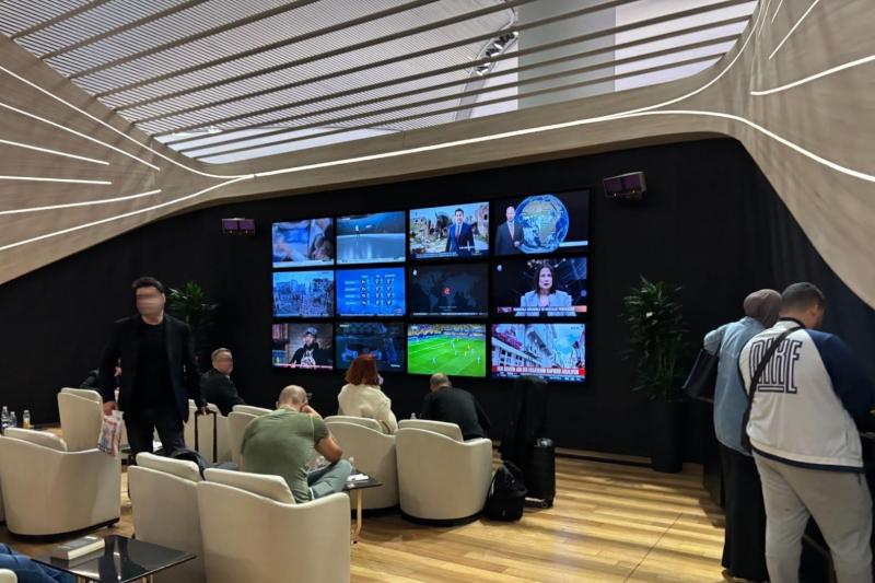 テレビモニターではトルコの番組がたくさん放映されていました