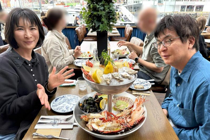 港町ベルゲンのフィッシュマーケット内のレストランで魚介三昧！ ホテルの目の前がマーケットだったので、とても便利でした！