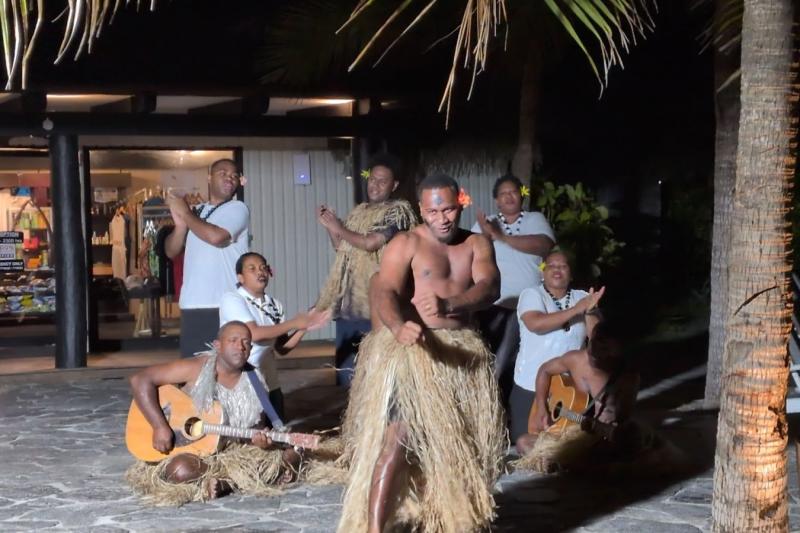 みなさんノリノリでダンスを披露してくれます