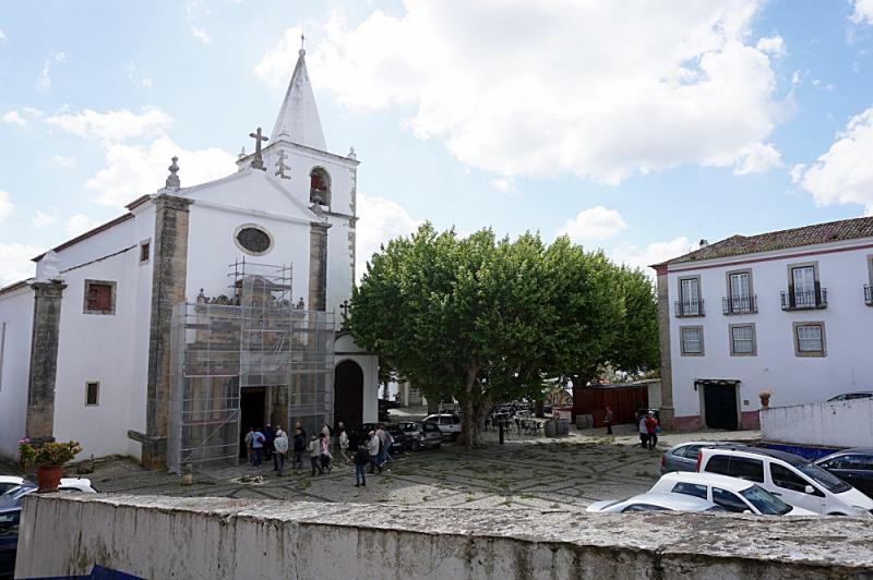 街の中心に建つ「サンタ・マリア教会」