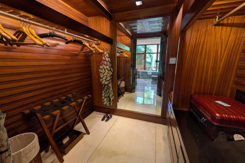 広々としたウォークインクローゼット