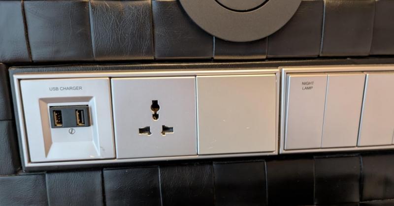 コンセントはマルチプラグ対応のものもあり安心