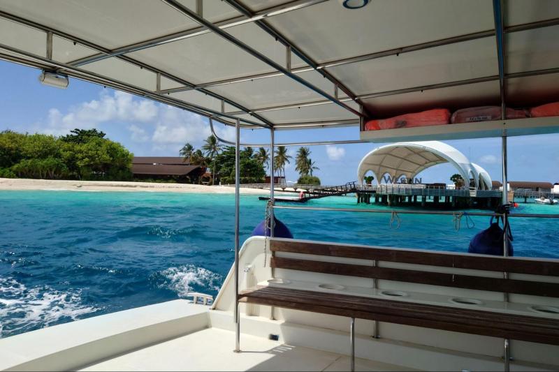 マンタシュノーケリングへ出港