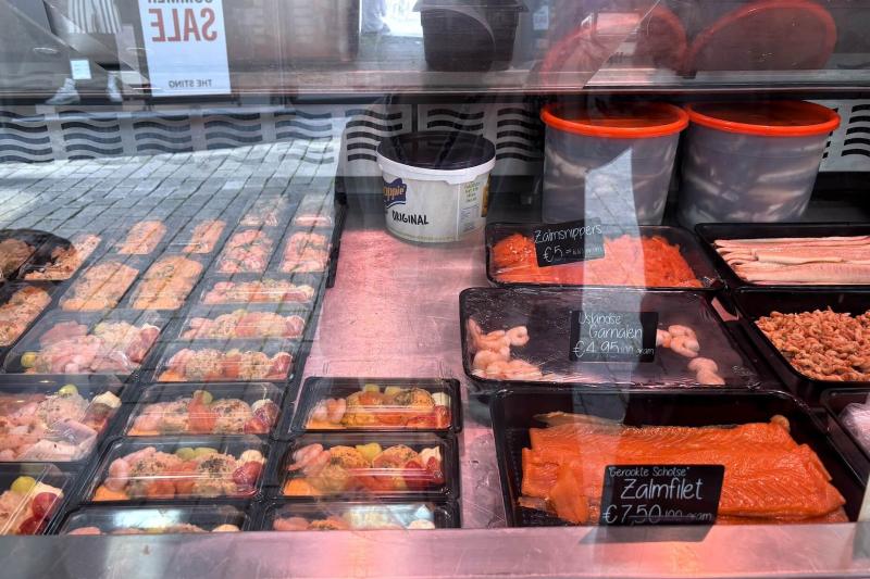 お魚も売っていますが…