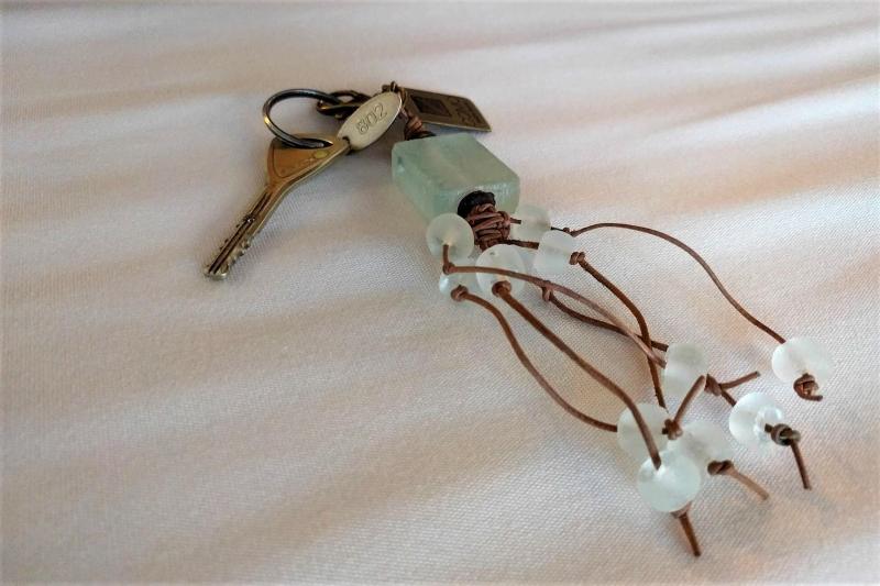 お土産で販売されているかわいいキーホルダーがお部屋の鍵についています