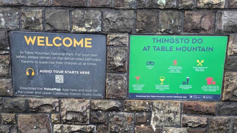 ロープウェイで5分ほどで山頂に到着！