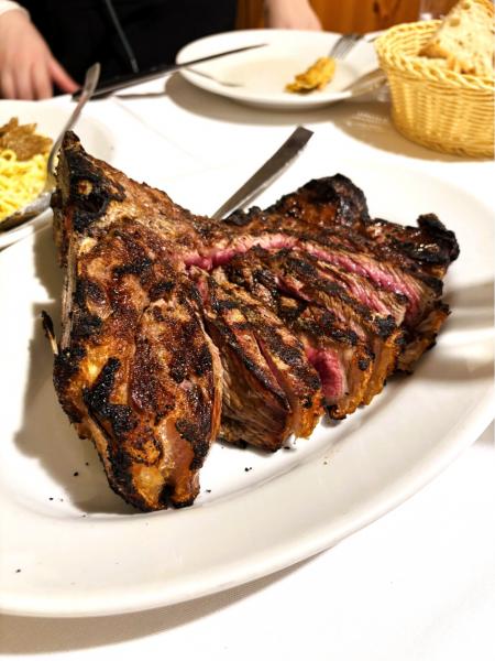 地元の有名店でビステッカアラフィオレンティーナを！