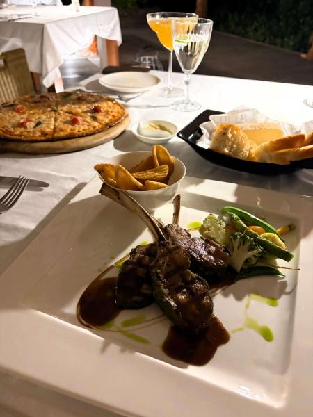 毎日違うお店を選び、美味しいお食事をいただけるのも楽しみのひとつでした