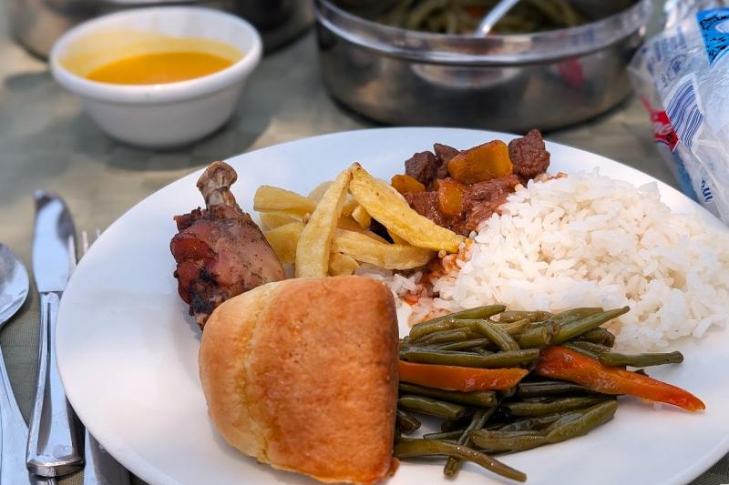 ごはんが主食のホットミール