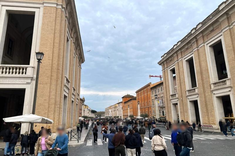 ローマからバチカン市国へ続く通り