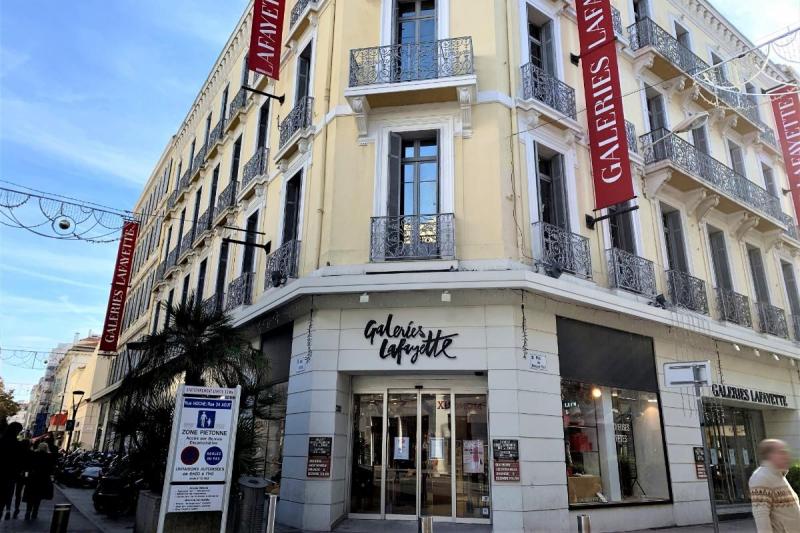 パリに本店がある大型百貨店、ギャラリーラファイエットもあります！