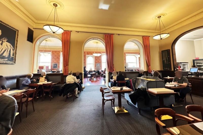 入口とはまた違う落ち着いた雰囲気