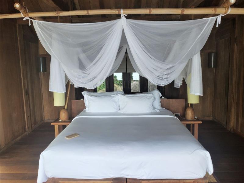 木材や竹を多用した温かみのあるベッドルーム