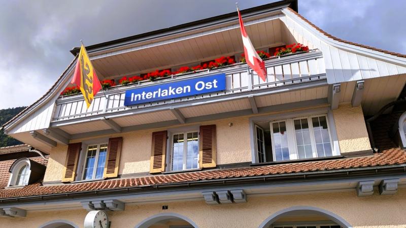 インターラーケン オスト駅です