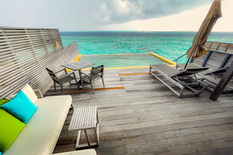 プール付きサンデッキ