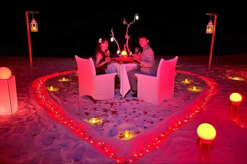 Dine in Romance