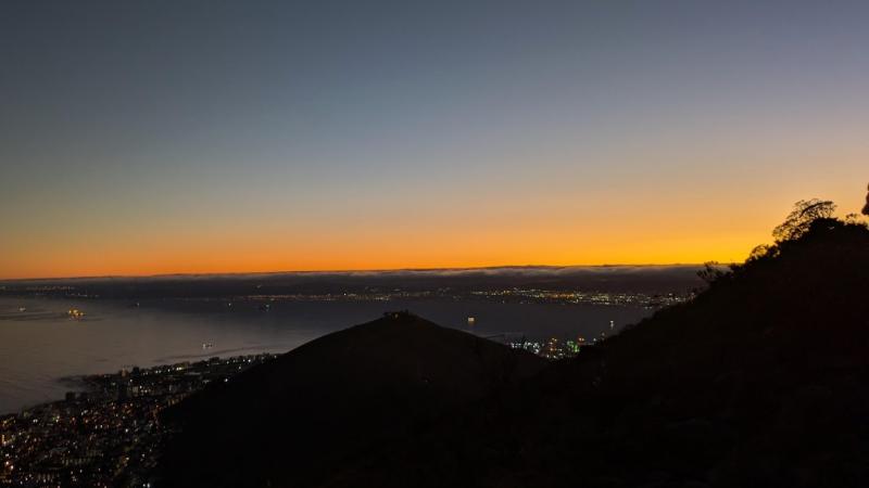 少しずつ夜が明けていきます