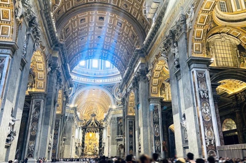 バチカン市国にあるサンピエトロ大聖堂（イタリア）