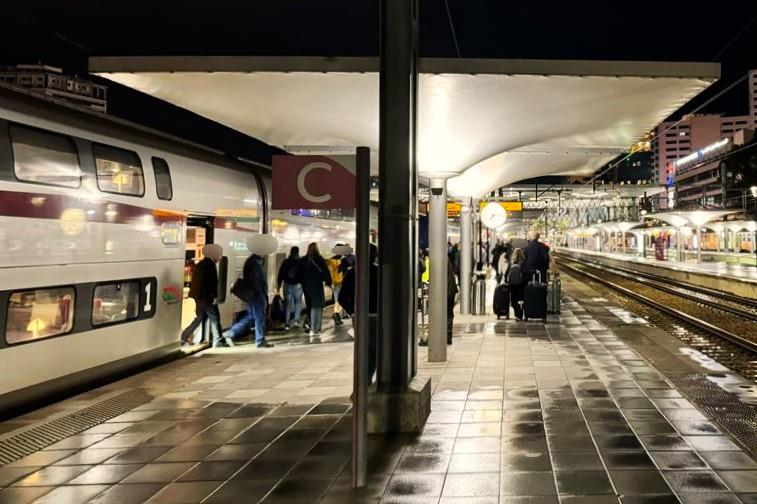 タンジェ ヴィル駅に到着