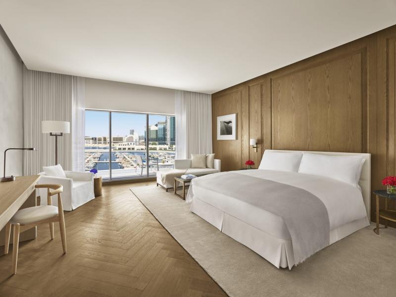 デラックスマリーナ