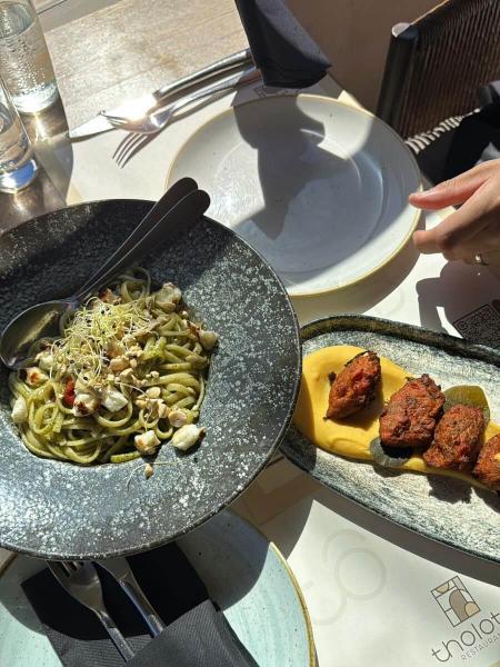 フィラのレストラン「Tholoto Brunch&Restaurant」
