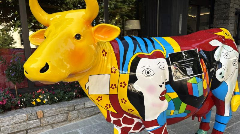 おしゃれな牛さんがお出迎え