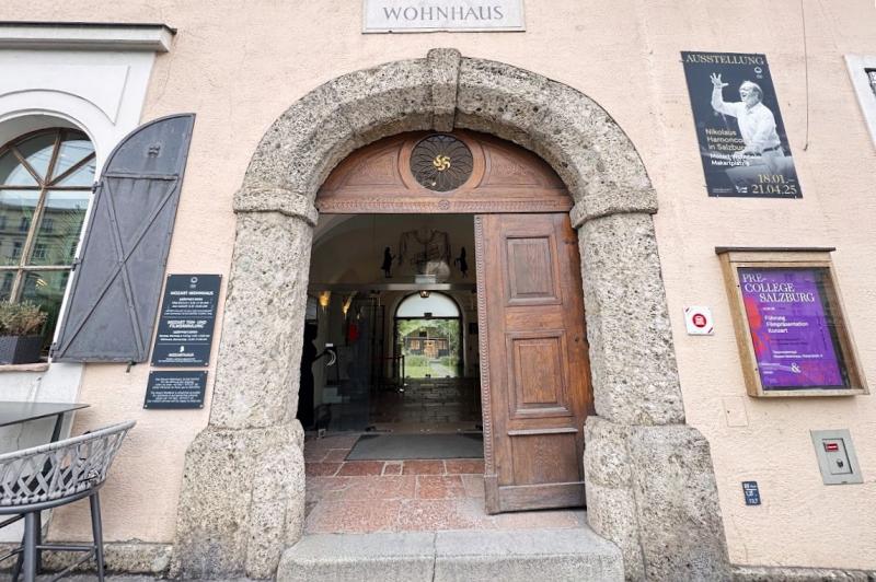 こちらがモーツァルトの家