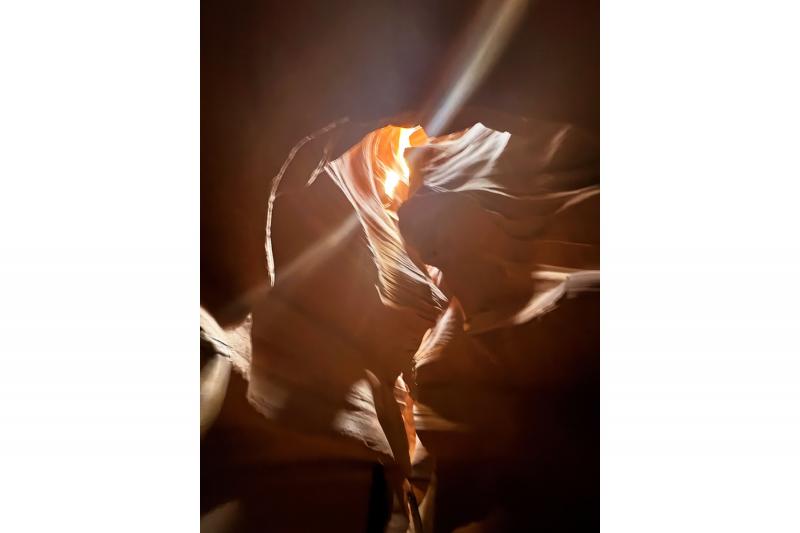 陽が差し込むアンテロープキャニオン