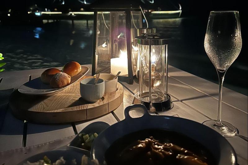 オーシャンでの夕食（ロウソクとともに）