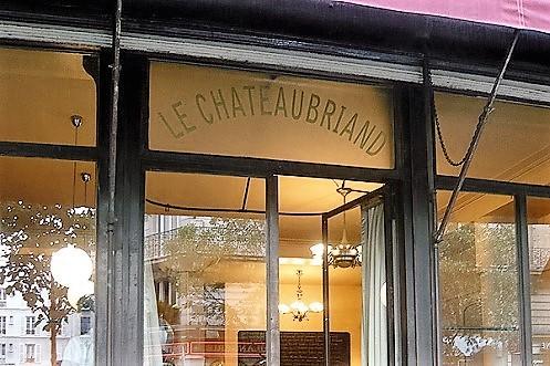 【Le Chateaubriand（ル シャトーブリアン）】営業は夜の時間帯しか行っておらず、コースはお任せ6品のワンコースのみ。シンプルに見える一皿一皿は実は計算しつくされた芸術品です。早目の時間は要予約。