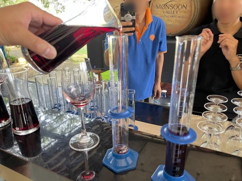 ブレンド試飲も楽しい