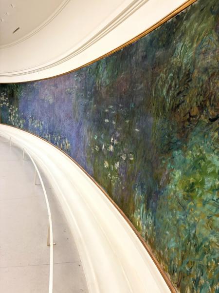 オランジュリー美術館での円形の回廊での『睡蓮の間』
