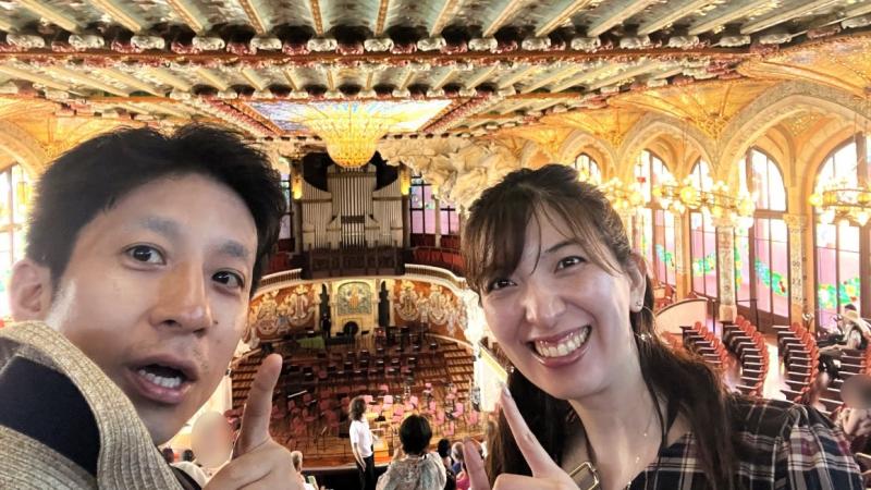 天井の装飾が豪華なカタルーニャ音楽堂（バルセロナ）