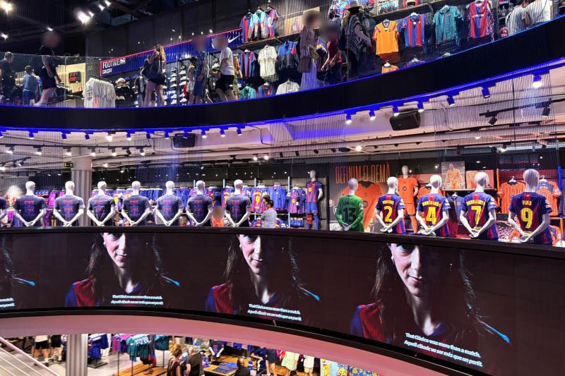 FCバルセロナのホームスタジアム、カンプ ノウに併設の公式ストア