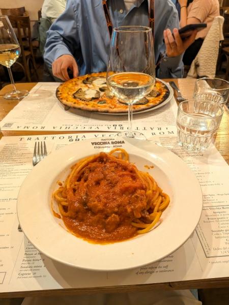 ローマの想い出の味 アマトリチャーナとピザ