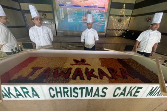こちらは伝統行事のクリスマスケーキミキシングのイベントの様子