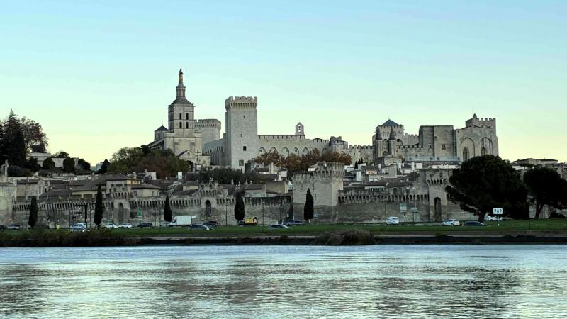 旧市街の街並み（プロヴァンス地方・アヴィニョン）