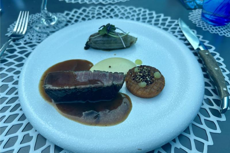 メインの和牛とトリュフ