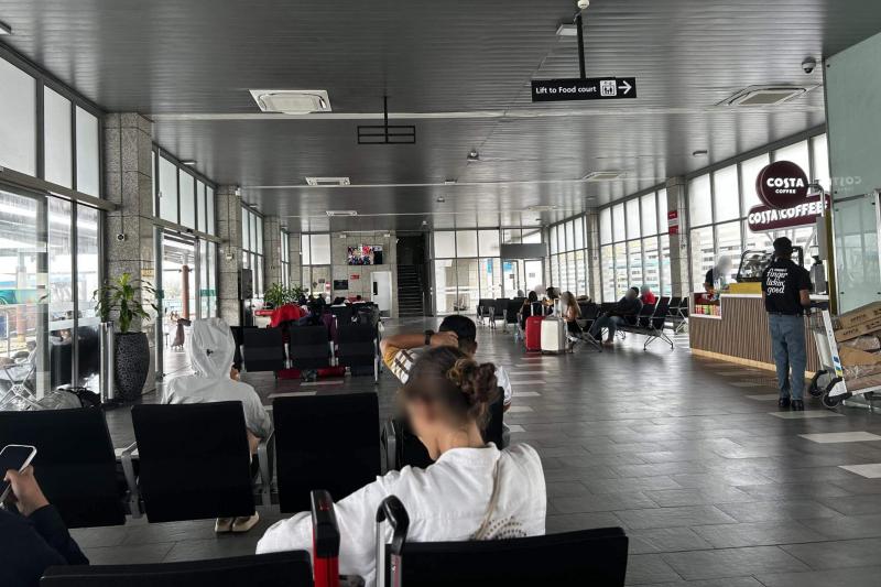 スピードボート待合室