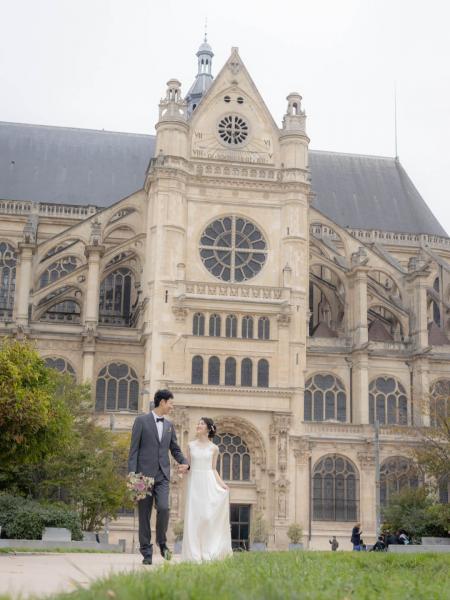 ルーブル美術館近く、ネルソン マンデラ公園にて