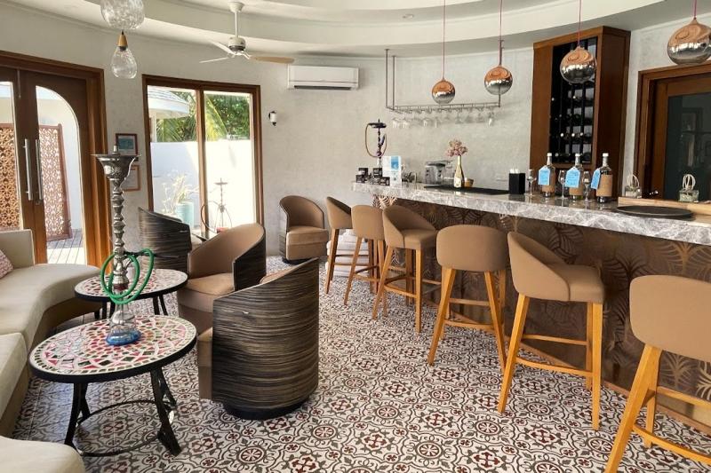 シーシャ（水タバコ）もご利用いただけるバーが併設されています