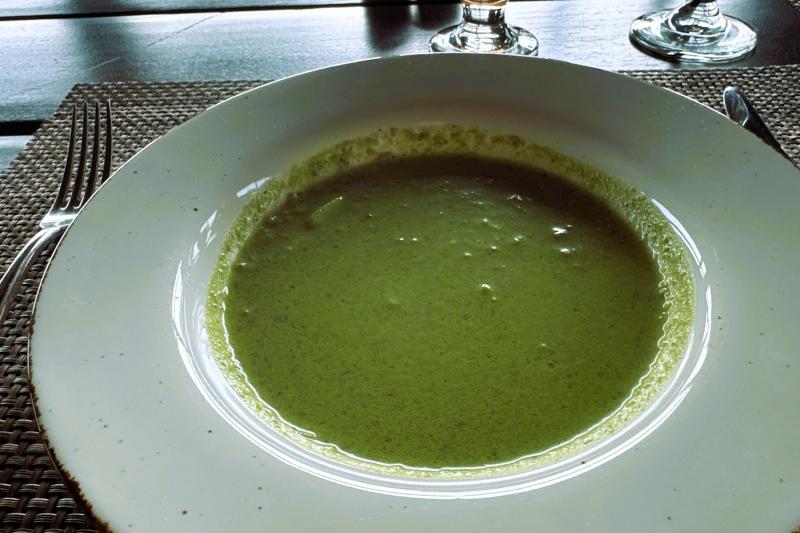 野菜のポリッジ。オートミールなどが入った、日本のお粥のような感覚のスープ