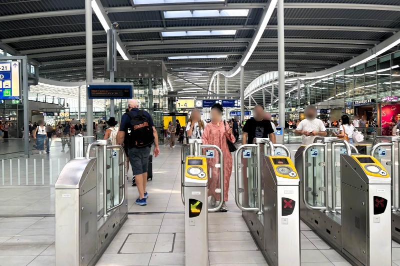 駅がモダン